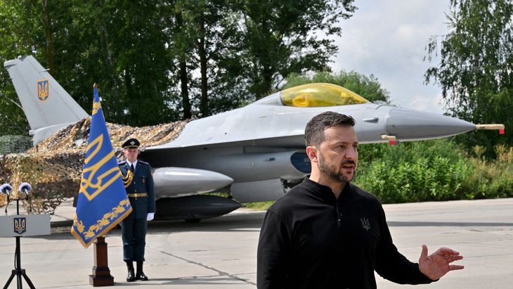 Ông Zelensky tuyên bố tiêm kích F-16 đã ra trận, đẩy lùi tên lửa và drone Nga - Ảnh 1.