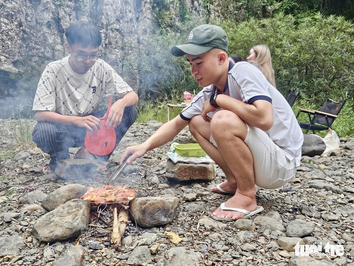 Khám phá Gành Đá Đĩa trên núi - Ảnh 10.