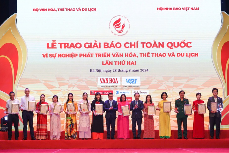 Trao 94 giải thưởng Giải Báo chí toàn quốc Vì sự nghiệp phát triển Văn hóa, Thể thao và Du lịch - Ảnh 2.