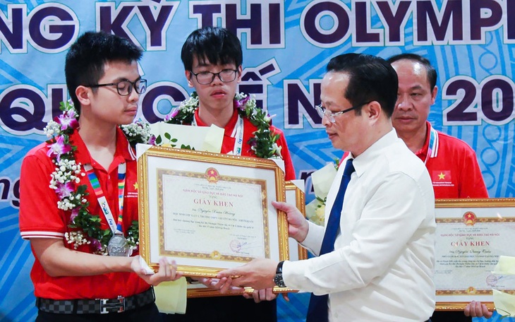 Học sinh Hà Nội đoạt giải Olympic quốc tế sẽ được thưởng 250 triệu đồng - Ảnh 2.