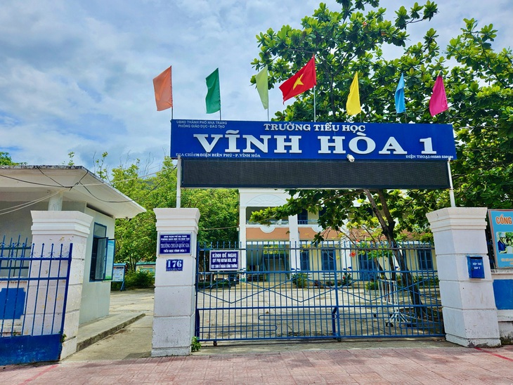 Trường tiểu học Vĩnh Hòa lấy 210 chỉ tiêu học sinh lớp 1 trong khi số dư vẫn còn nhiều - Ảnh: MINH CHIẾN