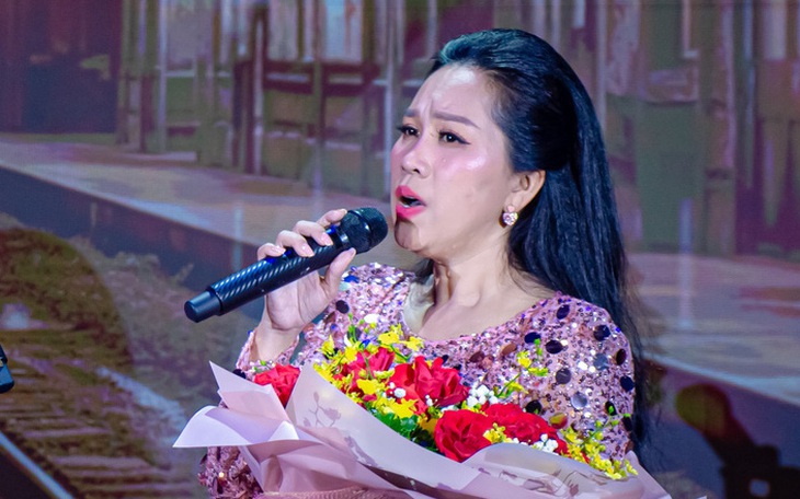 Hồng Phượng, Kim Thoa, Tiểu Linh Vũ hát tưởng nhớ nghệ sĩ Vũ Linh - Ảnh 2.