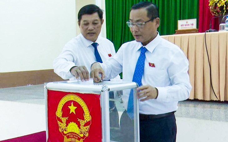 Hậu Giang bắt nguyên chủ tịch HĐND huyện cùng hai lãnh đạo gây thiệt hại hơn 2 tỉ đồng - Ảnh 2.