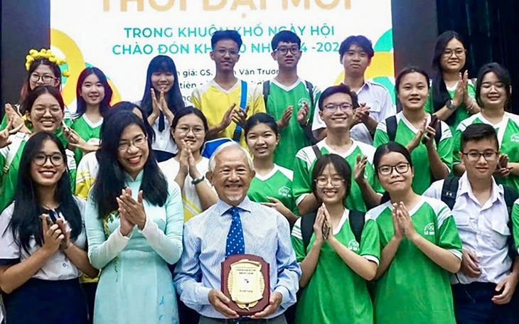 Định hướng nghề nghiệp sao để học sinh Việt không còn loay hoay chọn ngành? - Ảnh 2.