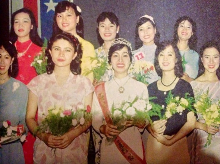 Tại cuộc thi Hoa hậu hội báo Tiền Phong năm 1988 - Ảnh tư liệu