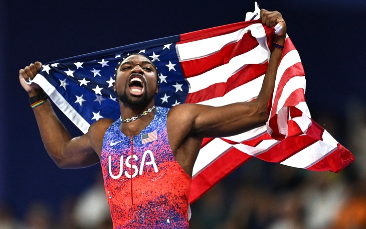 Chiến thắng kiểu Hollywood của Noah Lyles ở Olympic gây sốt trên mạng xã hội