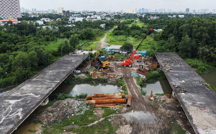 Bộ Kế hoạch và Đầu tư được giao nghiên cứu phương án gỡ vướng cho 2,7km vành đai 2 TP.HCM  - Ảnh 3.