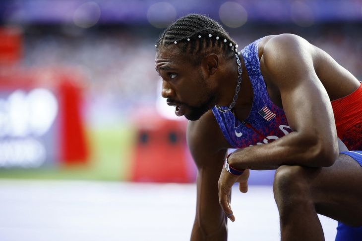 Giấc mơ giành 4 huy chương vàng ở Olympic Paris của Noah Lyles đã tan vỡ - Ảnh: Reuters