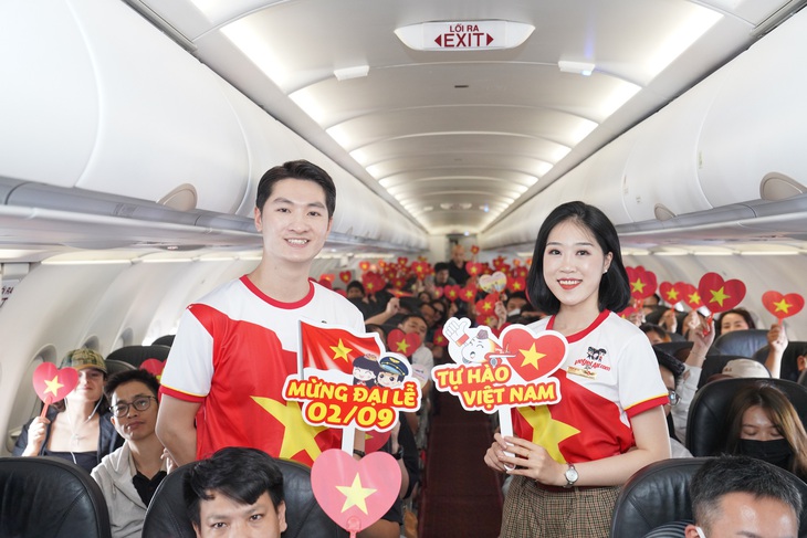 Muôn ánh sao vàng rộn ràng trên những chuyến bay Vietjet dịp kỷ niệm Quốc Khánh 2-9 - Ảnh 3.