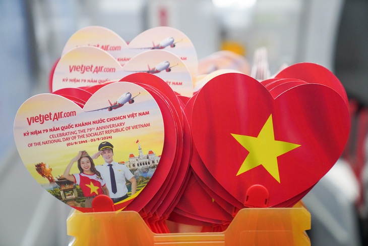 Muôn ánh sao vàng rộn ràng trên những chuyến bay Vietjet dịp kỷ niệm Quốc Khánh 2-9 - Ảnh 2.