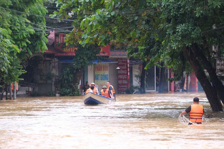 Lũ lụt chưa từng có ở miền Bắc: Cao Bằng vẫn còn 31 người mất tích, đang nỗ lực tìm kiếm - Ảnh 8.