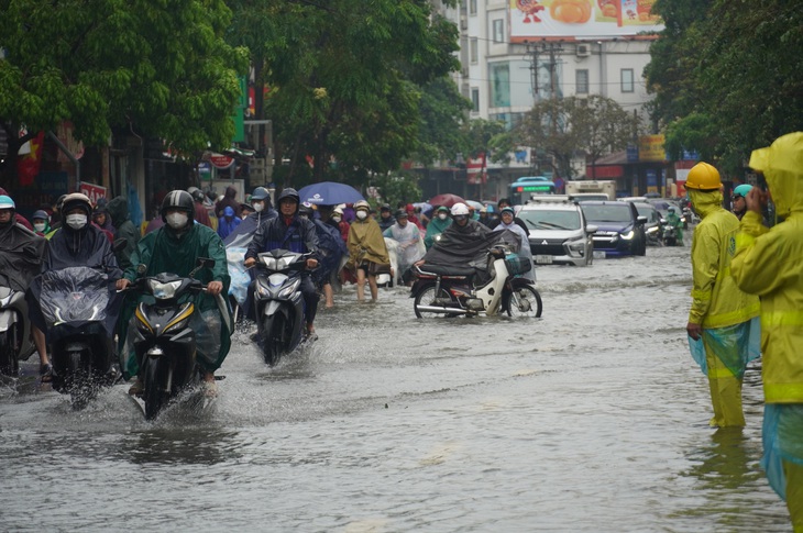 Lũ lụt chưa từng có ở miền Bắc: Cao Bằng vẫn còn 31 người mất tích, đang nỗ lực tìm kiếm - Ảnh 14.