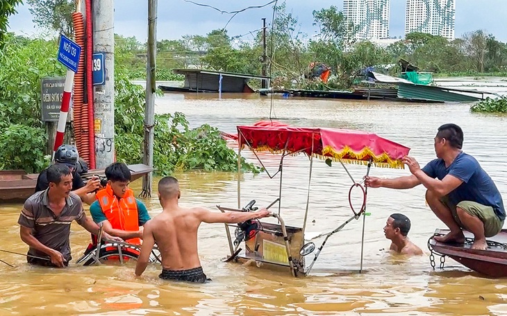 Vùng núi Bắc Bộ mưa giảm, Hà Nội có lúc hửng nắng  - Ảnh 2.