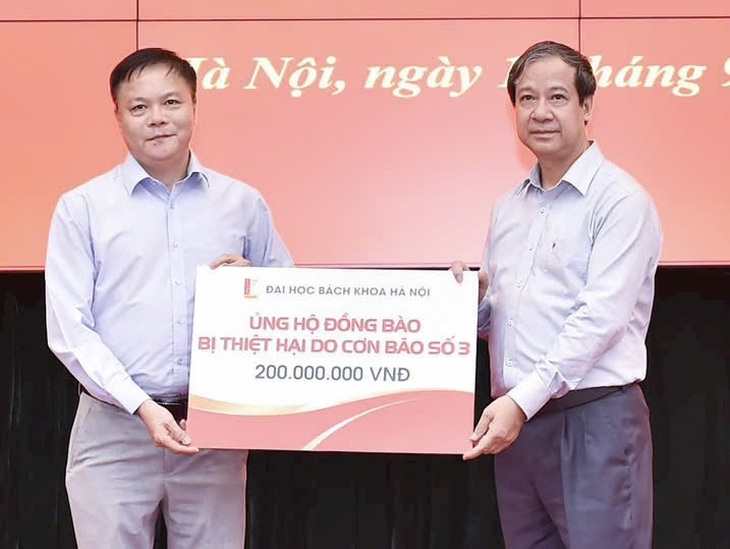 Các trường đại học tại TP.HCM chung tay hỗ trợ đồng bào miền Bắc bị bão lũ - Ảnh 2.