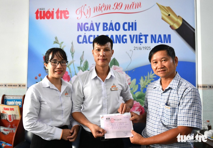 Bạn đọc tại Quy Nhơn gom yêu thương nhờ báo Tuổi Trẻ gửi đến đồng bào bão lũ miền Bắc - Ảnh 1.