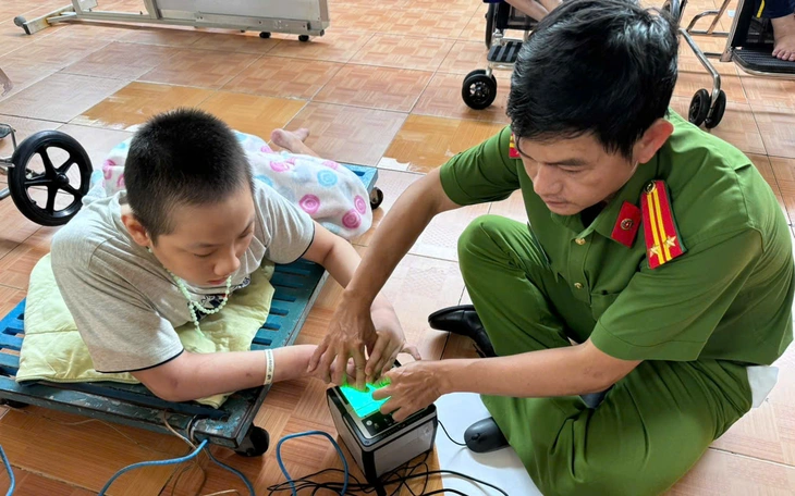 Công an TP.HCM triển khai 4 trụ cột xây dựng công dân số - Ảnh 2.