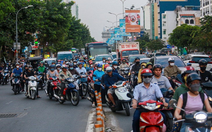 Làm sao xóa điểm nghẽn giao thông Cộng Hòa? - Ảnh 3.