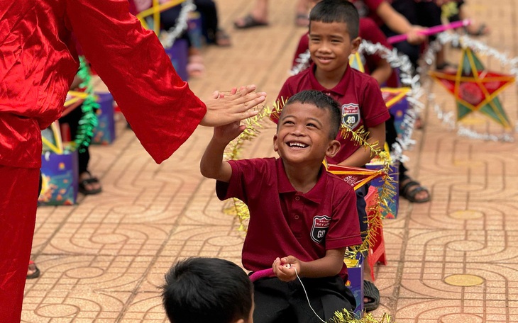 Trung Thu Đắk Lắk kết nối với 13 điểm cầu, có các tỉnh bị thiên tai phía Bắc - Ảnh 3.