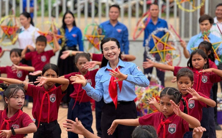 Phó Thủ tướng thường trực Chính phủ Nguyễn Hòa Bình:  Đoàn kết là 'chìa khóa' để Đắk Lắk trở thành đ - Ảnh 9.