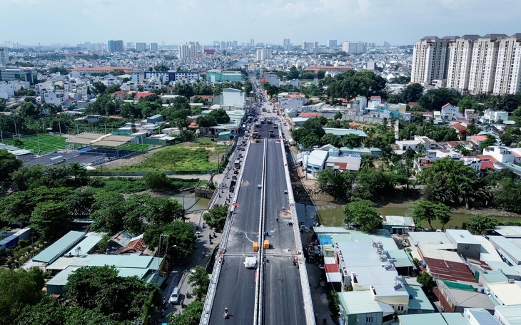 Đường sắt đô thị Bến Thành-Suối Tiên tiếp tục chạy thử đến tháng 11-2024  - Ảnh 2.