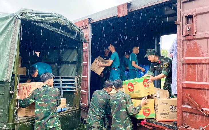 Đảng viên 65 năm tuổi Đảng, trích 50 triệu tiền phúng điếu tang vợ ủng hộ đồng bào miền Bắc  - Ảnh 4.