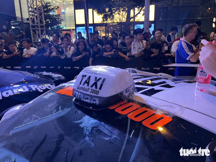 4 'siêu hậu' của Gumball 3000 - Ảnh 14.