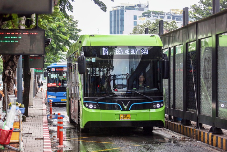 TP.HCM muốn phủ xe buýt điện vào năm 2030: Làm sao để khả thi? - Ảnh 1.