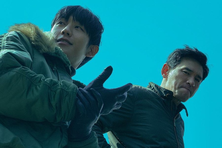 Phim mới của Jung Hae In ‘đá bay’ thành tích mở màn của ''Exhuma' - Ảnh 1.