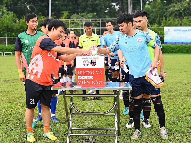 Kiều bào chung tay hướng về đồng bào vùng bão lũ - Ảnh 7.