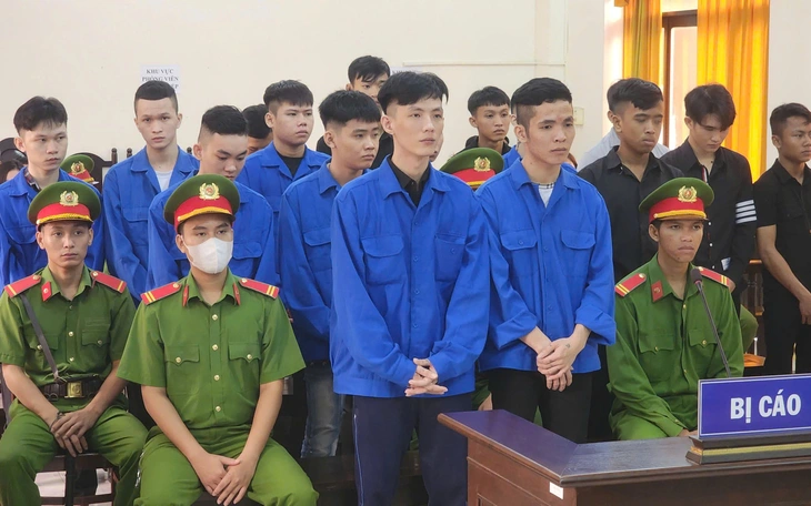 Thiếu niên 16 tuổi tấn công gái bán dâm và chủ nhà nghỉ để được... ở tù - Ảnh 2.