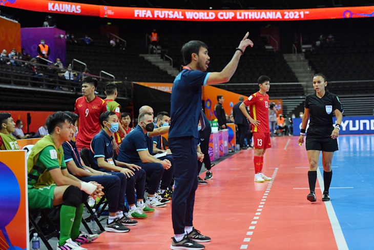 Cựu HLV trưởng tuyển futsal Việt Nam dẫn dắt đội trẻ ở Canada - Ảnh 2.