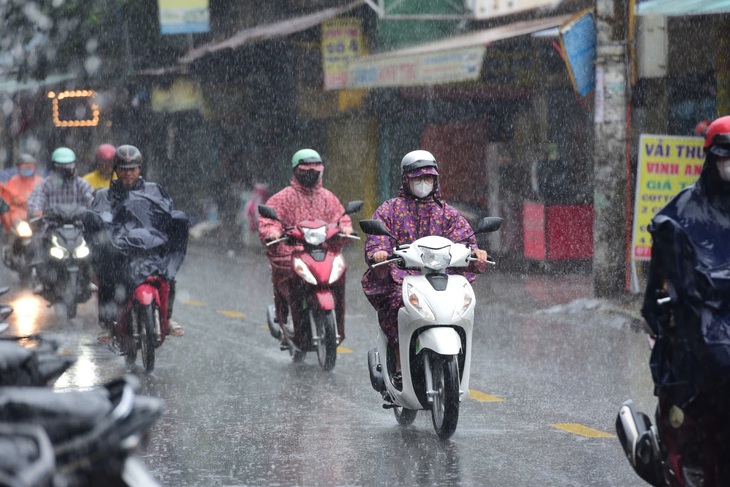 Thời tiết hôm nay 14-9: Nam Bộ mưa to, biển dông gió mạnh, sóng cao - Ảnh 1.