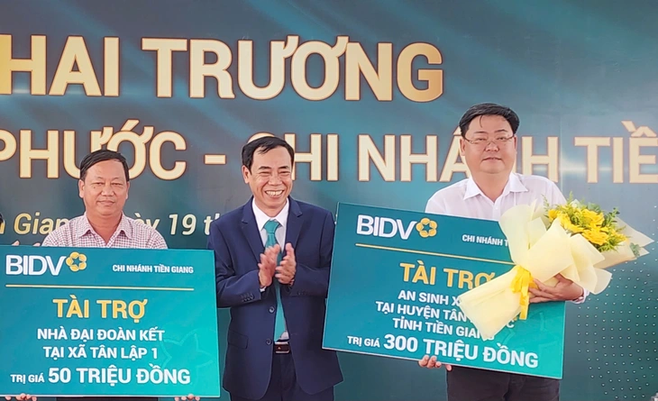 BIDV Tiền Giang khai trương phòng giao dịch Tân Phước - Ảnh 3.