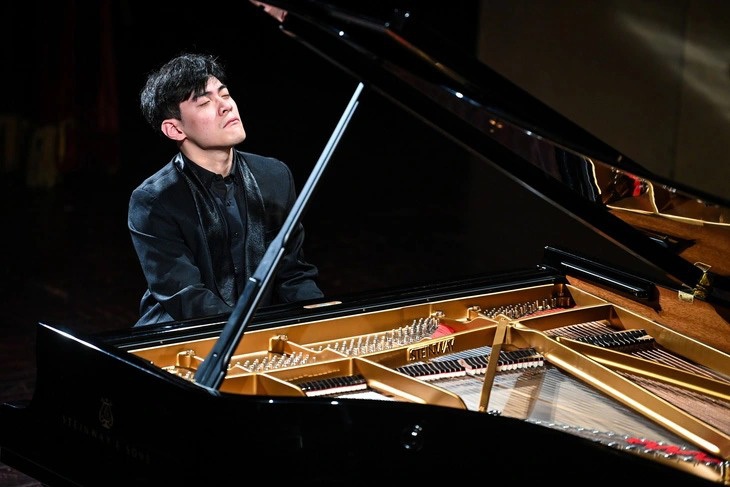 Lương Khánh Nhi xuất sắc vào chung kết cuộc thi piano top 5 thế giới - Ảnh 3.