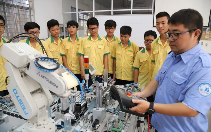 Đạt chuẩn trường cao đẳng chất lượng cao ngành y, hướng tới hội nhập quốc tế - Ảnh 3.