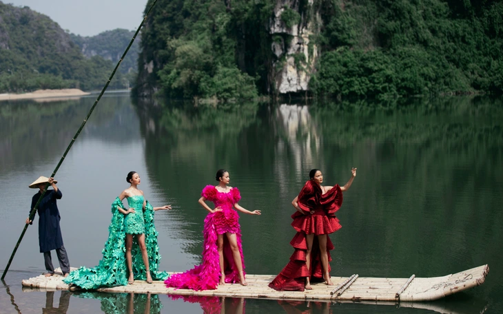 Trung Quốc có sân khấu cao nhất thế giới, sao Ninh Bình không làm show thực cảnh ở Tràng An? - Ảnh 2.