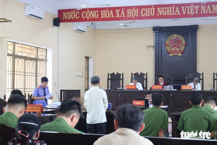 Lật tàu du lịch ở Cửa Đại: Thuyền trưởng lái tàu quay vòng không giảm tốc độ đến mức an toàn - Ảnh 3.