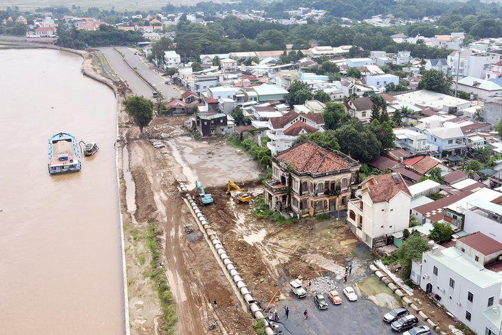 Dư luận lên tiếng, Đồng Nai khảo sát lại việc di dời biệt thự trăm tuổi - Ảnh 1.