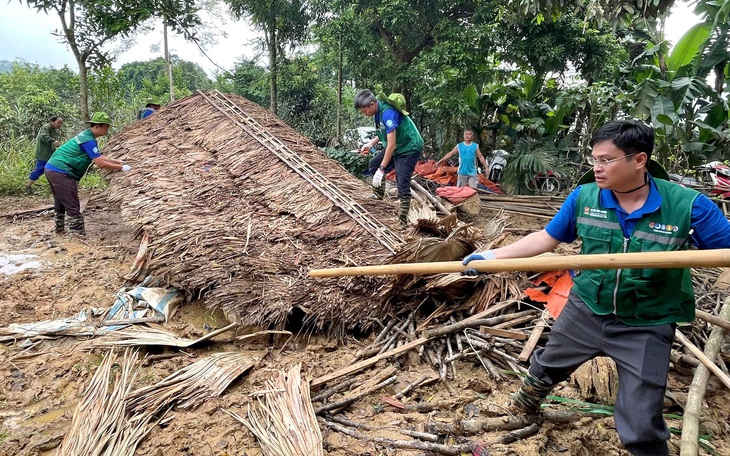 Từ 'xin làm hậu phương' đến 56.000 phần cơm hỗ trợ vùng lũ  - Ảnh 5.