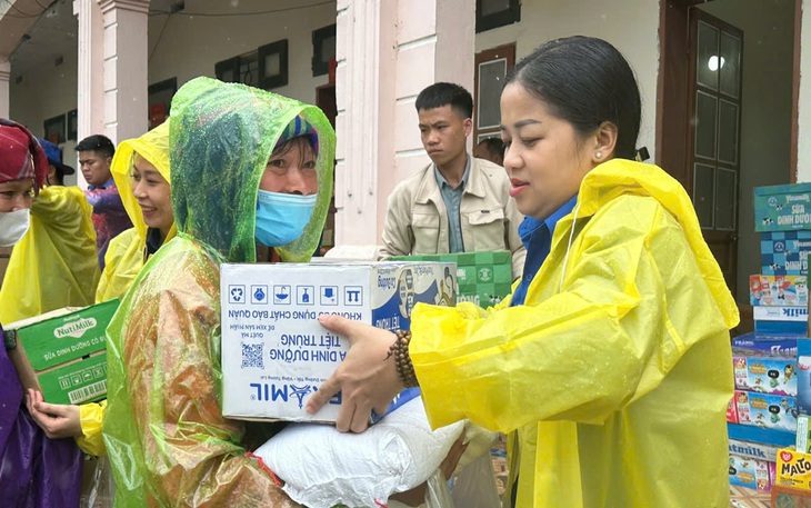 Những trái tim trẻ ra Bắc giúp dựng nhà, nấu bún - Ảnh 3.