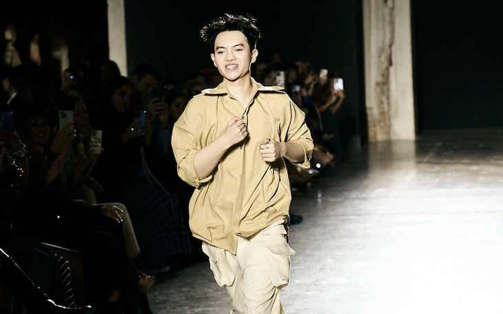 Phan Đăng Hoàng mang giấy dó 500 năm tuổi vào bộ sưu tập đến Milan Fashion Week - Ảnh 8.