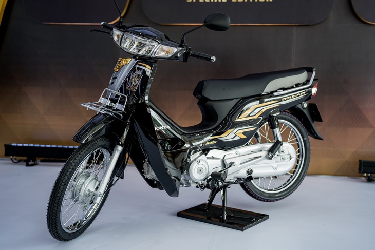 Honda Dream ra bản đặc biệt, đại lý phải bốc thăm, dân mạng vặn: 'Không bán thì nói làm gì' - Ảnh 2.