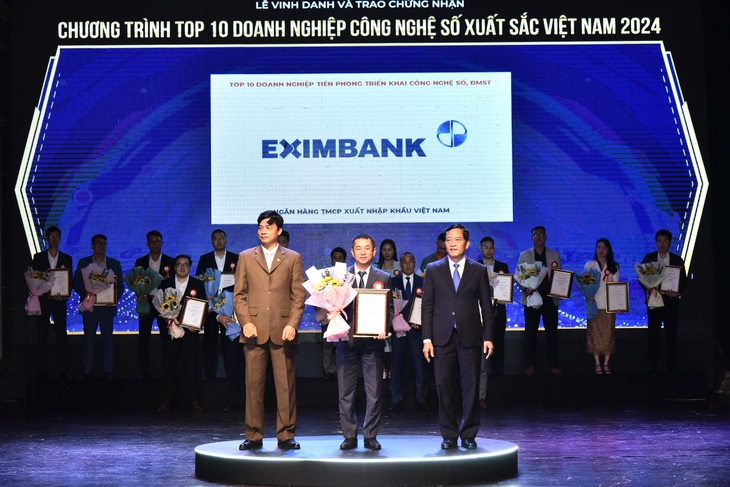 Eximbank lọt top 10 doanh nghiệp tiên phong triển khai công nghệ số, đổi mới sáng tạo - Ảnh 1.