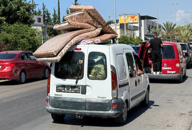 Lời kể nhân chứng ở Lebanon trong cuộc không kích của Israel khiến hơn 490 người chết - Ảnh 2.