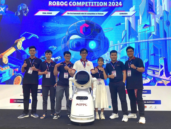 S inh viên ĐH Duy Tân vào Chung kết Thế giới ROBOG 02.2025 - Ảnh 2.