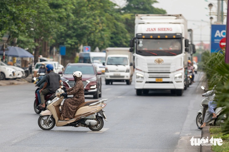 Tai nạn chết người tăng đột biến, Quảng Trị lại kiến nghị trả xe tải nặng về cao tốc Cam Lộ - La Sơn - Ảnh 3.