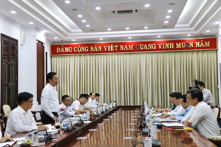 Ban Kinh tế Trung ương giám sát TP.HCM về thực hiện nghị quyết 31  - Ảnh 1.