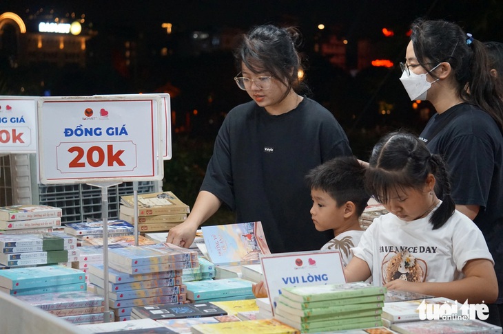 'Sách là người thầy tận tụy nhất' - Ảnh 2.