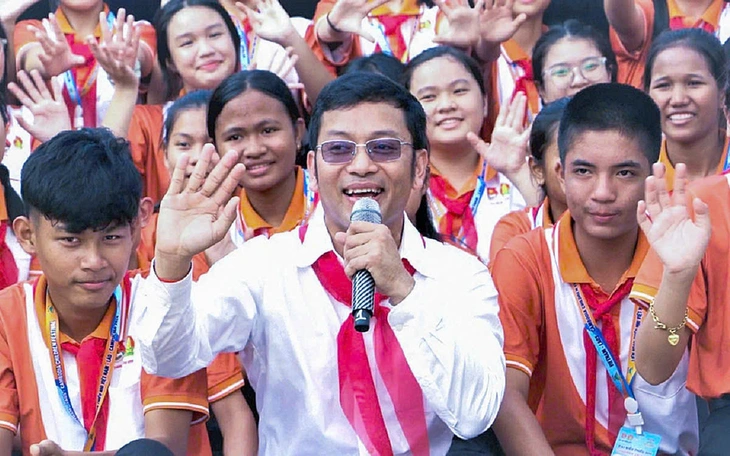 Sinh viên quốc tế chọn giảng đường Việt Nam - Kỳ 1: Chàng trai Lào và hành trình blouse trắng - Ảnh 2.