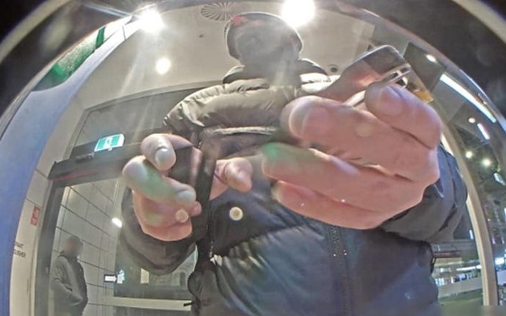 Cảnh báo chiêu lừa 'phạt nguội 50.000 VND' qua website giả dịch vụ công để chiếm thẻ ngân hàng - Ảnh 3.